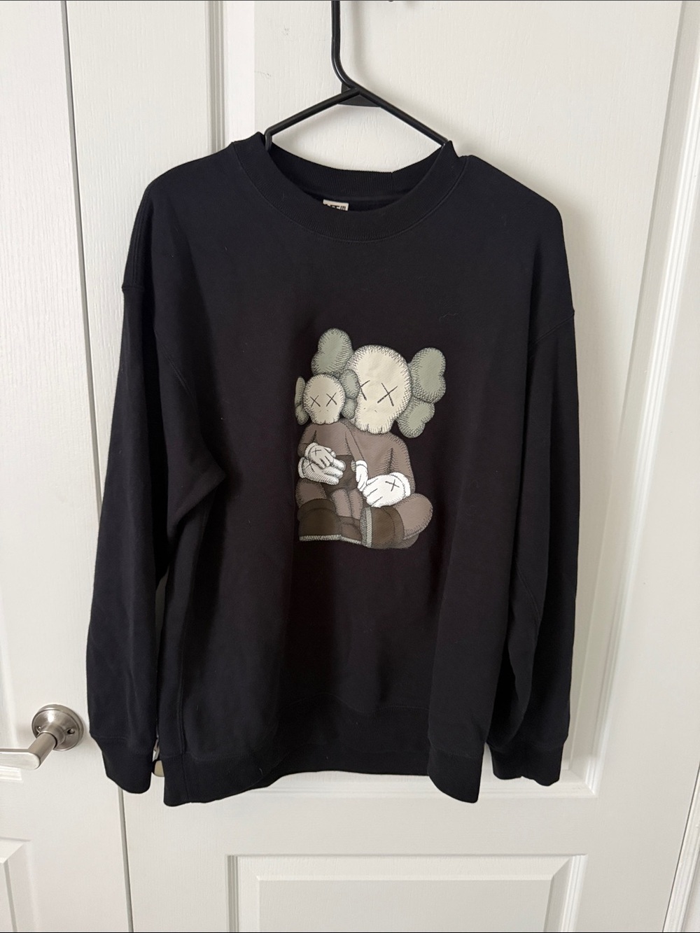 UNIQLO x KAWS "Companion" Hug Crewneck Sweatshirt - Picture 2 of 4
